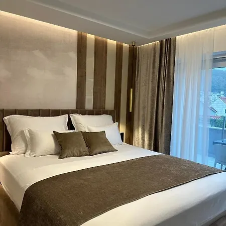 Luxury Andrea Πανσιόν