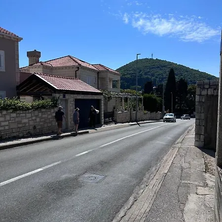 Luxury Andrea Πανσιόν 4*