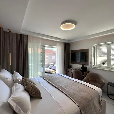Πανσιόν Luxury Andrea