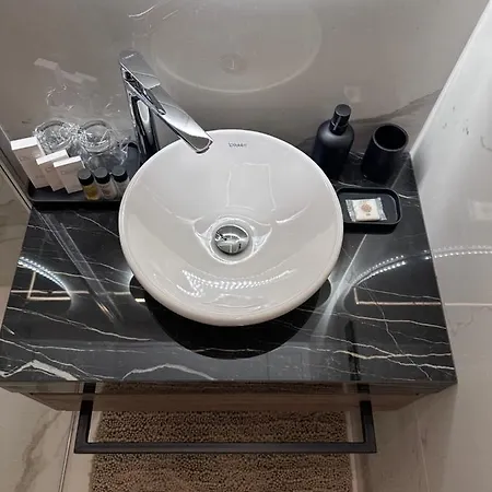 Luxury Andrea Πανσιόν