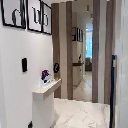 Luxury Andrea Πανσιόν