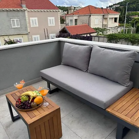 Πανσιόν Luxury Andrea 4*