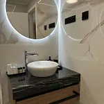 Luxury Andrea بيت ضيافة 4*