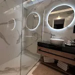 Luxury Andrea بيت ضيافة