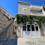 بيت ضيافة Luxury Andrea 4*