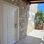 Luxury Andrea بيت ضيافة