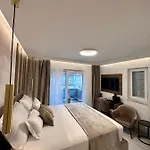 Luxury Andrea بيت ضيافة 4*