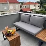 بيت ضيافة Luxury Andrea 4*