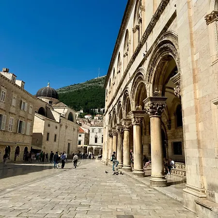 Luxury Andrea Pensión